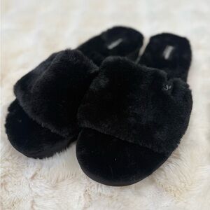 Koolaburra Black Plush Women's Slide Slippers